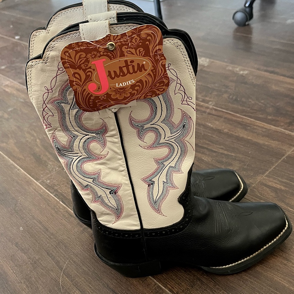 Brand new Justin boots